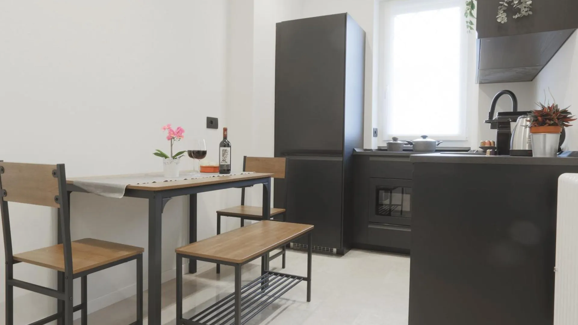 New Modern Flat 10 Minutes Walk From Central Station Milan 0*,