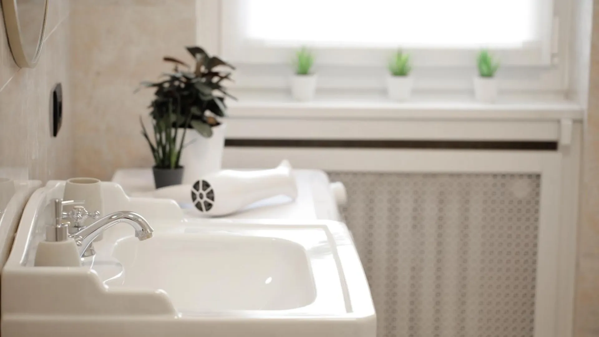 Apartment New Modern Flat 10 Minutes Walk From Central Station Milan