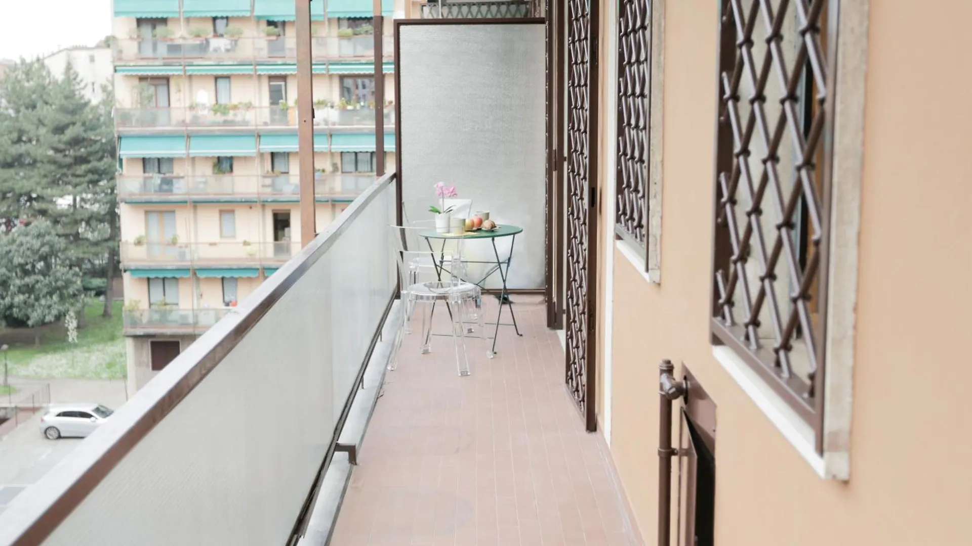 Apartment New Modern Flat 10 Minutes Walk From Central Station Milan Italy